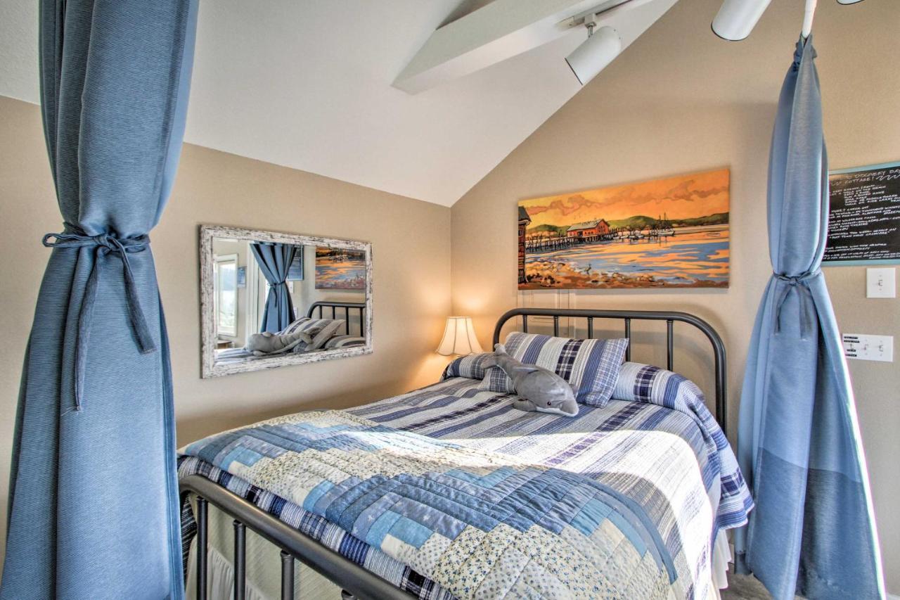 Idyllic Waterfront Cottage With Beach And Sunset Views Порт-Таунсенд Экстерьер фото